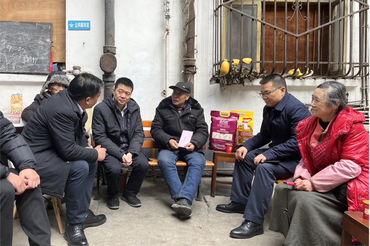 省旅投集團(tuán)領(lǐng)導(dǎo)班子成員走訪慰問(wèn)生活困難黨員、老黨員、老干部